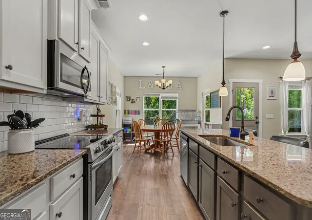 Photo 3 of Single family home for sale at 2080 Snapping Shls Rd, Mcdonough, GA 30252 | MLS# 10839144 | Listing updated on 2026-09-10