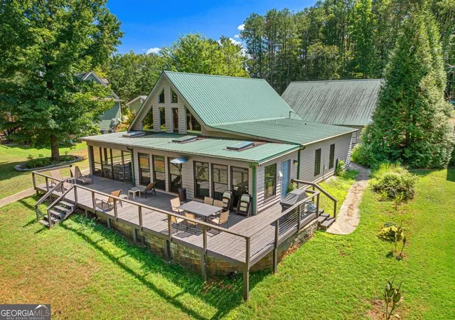 Photo 2 of Single family home for sale at 241 Grizzly Bear Ln, Hartwell, GA 30643 | MLS# 10843467 | Listing updated on 2026-09-24