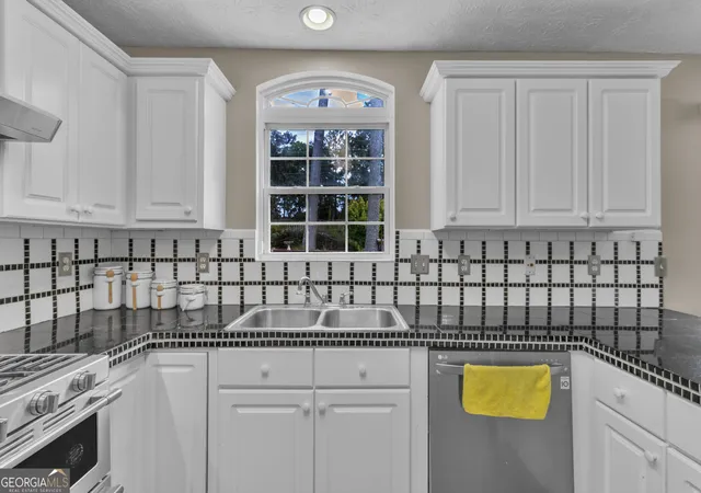Photo 2 of Single family home for sale at 415 Madison Chase Dr, Lawrenceville, GA 30045 | MLS# 10845414 | Listing updated on 2026-09-29