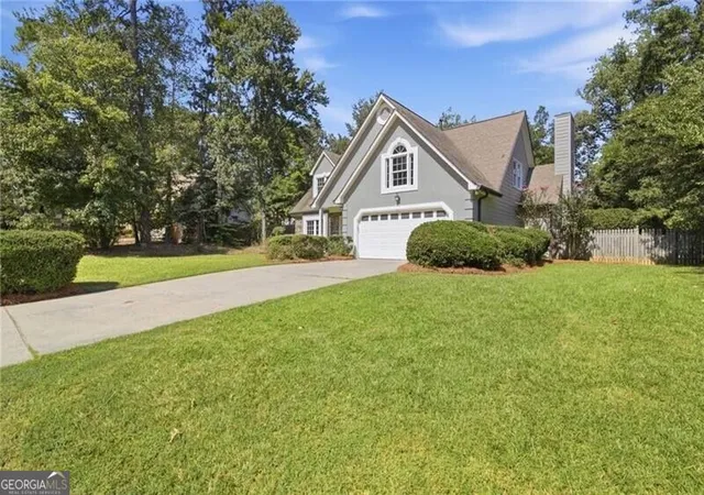 Photo 2 of Single family home for sale at 558 Russett Ct Sw, Marietta, GA 30064 | MLS# 10848627 | Listing updated on 2026-10-07