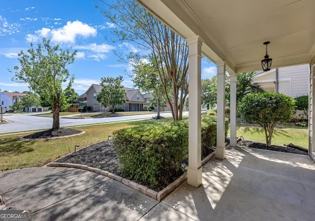 Photo 3 of Single family home for sale at 320 Baymist Dr, Loganville, GA 30052 | MLS# 10843035 | Listing updated on 2026-09-10