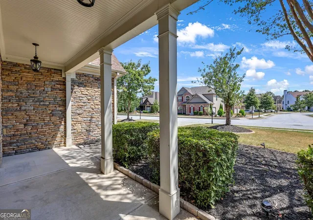Photo 4 of Single family home for sale at 320 Baymist Dr, Loganville, GA 30052 | MLS# 10843035 | Listing updated on 2026-09-10