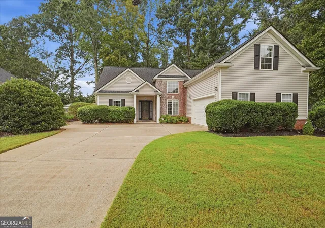Photo 2 of Single family home for sale at 4483 Enfield Dr, Gainesville, GA 30506 | MLS# 10850753 | Listing updated on 2026-10-08