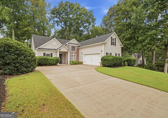 Photo 3 of Single family home for sale at 4483 Enfield Dr, Gainesville, GA 30506 | MLS# 10850753 | Listing updated on 2026-10-08