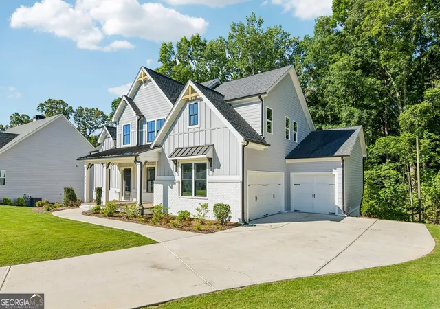 Photo 2 of Single family home for sale at 9110 Greenway Ct, Gainesville, GA 30506 | MLS# 10875881 | Listing updated on 2026-10-30