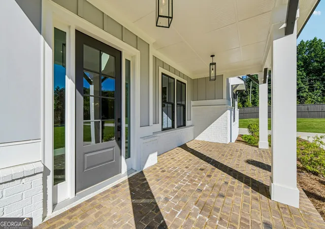 Photo 4 of Single family home for sale at 9110 Greenway Ct, Gainesville, GA 30506 | MLS# 10875881 | Listing updated on 2026-10-30
