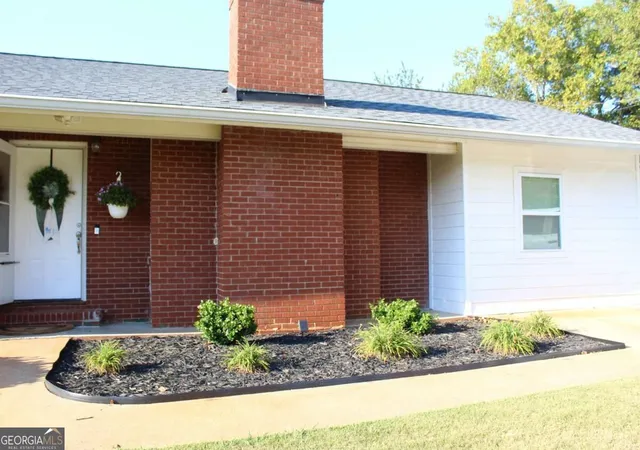 Photo 2 of Single family home for sale at 15 Georgia Blvd, Cartersville, GA 30120 | MLS# 10841804 | Listing updated on 2026-09-08