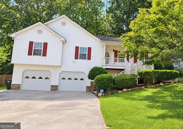 Photo 1 of Single family home for sale at 113 Jake Taylor Dr, Acworth, GA 30102 | MLS# 10849390 | Listing updated on 2026-10-07