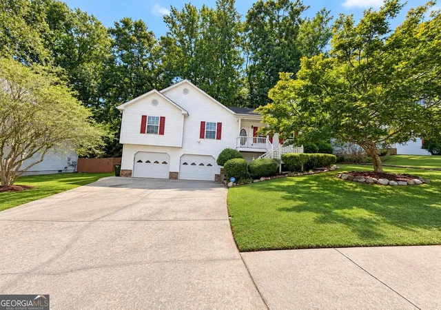 Photo 2 of Single family home for sale at 113 Jake Taylor Dr, Acworth, GA 30102 | MLS# 10849390 | Listing updated on 2026-10-07