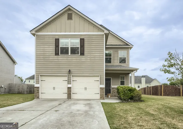 Photo 1 of Sale Pending at 2351 Willow Shade Ln, Loganville, GA 30052 | MLS# 10836729 | Listing updated on 2026-10-08