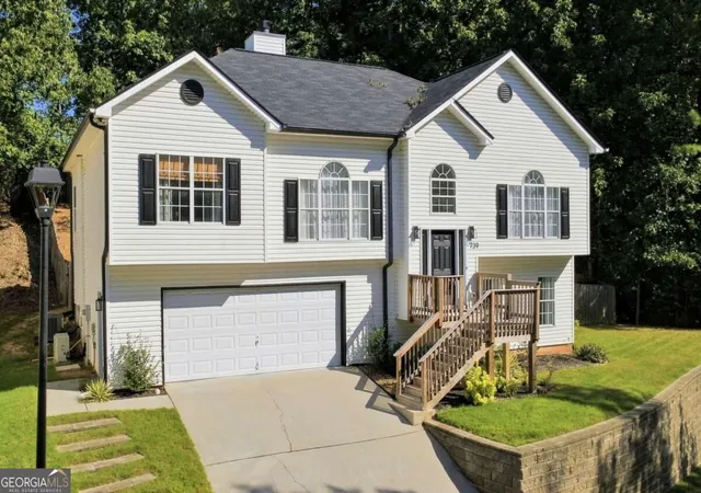 Photo 1 of Single family home for sale at 739 Reeves Lake Dr Sw, Marietta, GA 30064 | MLS# 10843801 | Listing updated on 2026-09-11