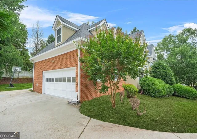 Photo 2 of Single family home for sale at 110 Glen Eagle Way, Mcdonough, GA 30253 | MLS# 10837503 | Listing updated on 2026-09-15