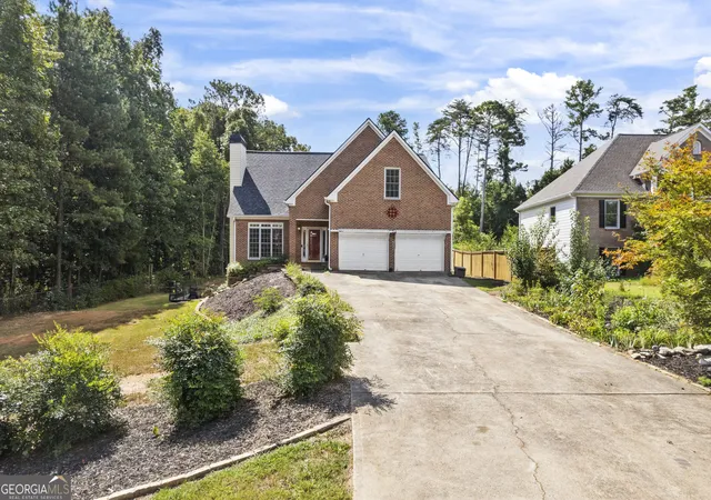 Photo 3 of Single family home for sale at 11 Harbor Ln, White, GA 30184 | MLS# 10839663 | Listing updated on 2026-09-17