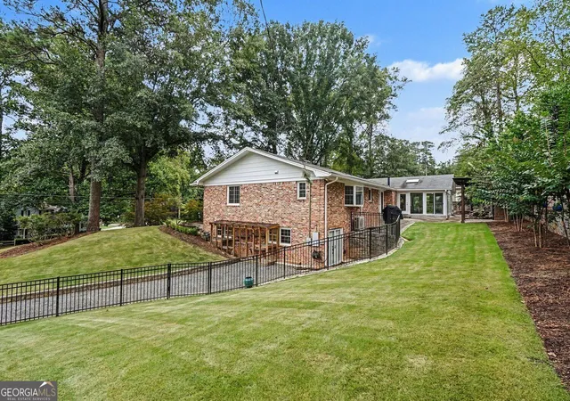 Photo 4 of Single family home for sale at 2624 Leslie Dr NE, Atlanta, GA 30345 | MLS# 10853022 | Listing updated on 2026-10-09