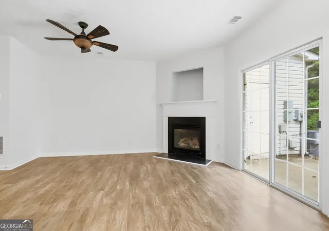 Photo 3 of Townhouse for sale at 3622 Lantern Crst Cvs, Scottdale, GA 30079 | MLS# 10853674 | Listing updated on 2026-10-09