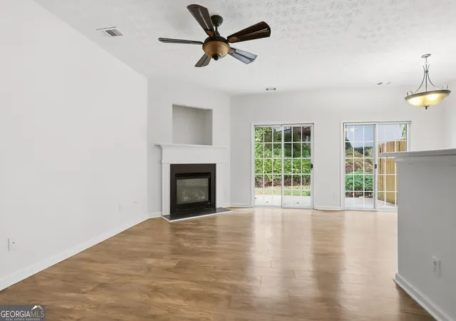 Photo 4 of Townhouse for sale at 3622 Lantern Crst Cvs, Scottdale, GA 30079 | MLS# 10853674 | Listing updated on 2026-10-09