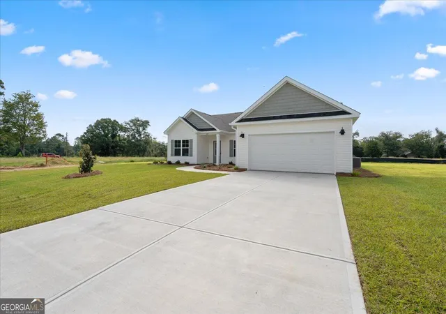 Photo 4 of Sale Pending at 205 Palmetto Loop, Vidalia, GA 30474 | MLS# 10762578 | Listing updated on 2026-09-21