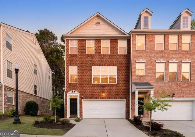 Photo 2 of Townhouse for sale at 3759 Chattahoochee Summit Dr Se #3, Atlanta, GA 30339 | MLS# 10843318 | Listing updated on 2026-09-14