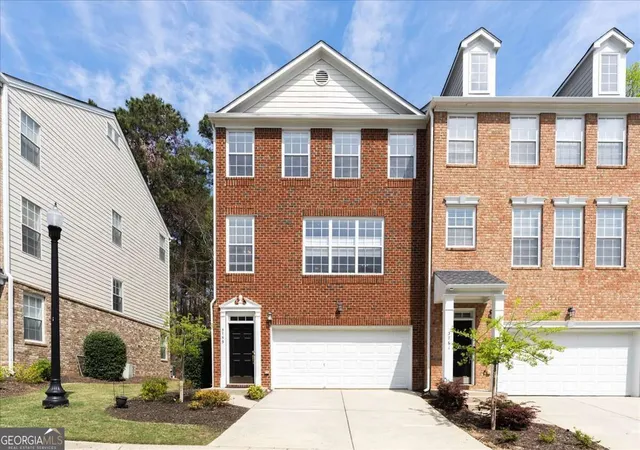 Photo 3 of Townhouse for sale at 3759 Chattahoochee Summit Dr Se #3, Atlanta, GA 30339 | MLS# 10843318 | Listing updated on 2026-09-14