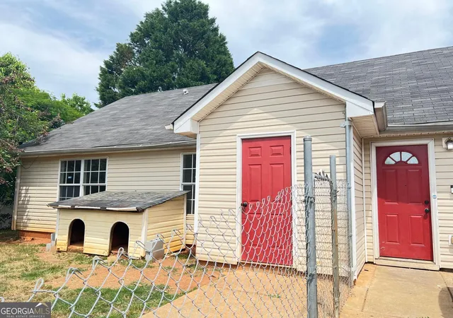 Photo 4 of Multi family home for sale at 686 Morrow Rd, Forest Park, GA 30297 | MLS# 10840643 | Listing updated on 2026-09-04