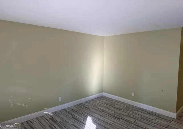 Listing Photo 5 - Condo for sale in building located at 3087 Colonial Wy, Chamblee, GA 30341 - Unit #J