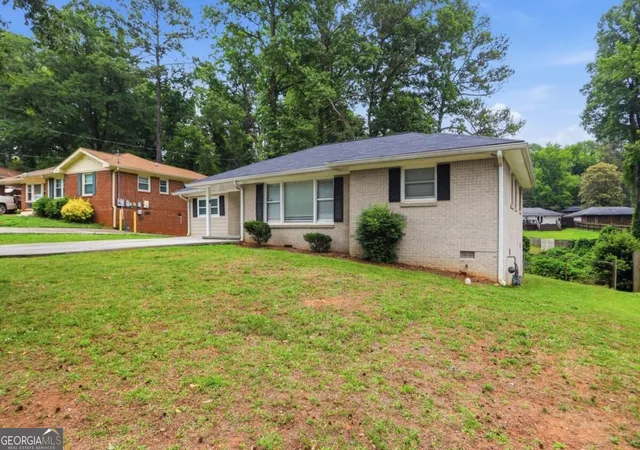 Photo 2 of Single family home for sale at 2188 Glendale Dr, Decatur, GA 30032 | MLS# 10839167 | Listing updated on 2026-09-23