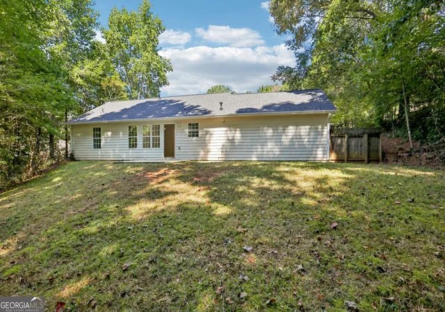 Photo 4 of Single family home for sale at 5511 Pond Ml Ct, Flowery Branch, GA 30542 | MLS# 10852716 | Listing updated on 2026-09-24