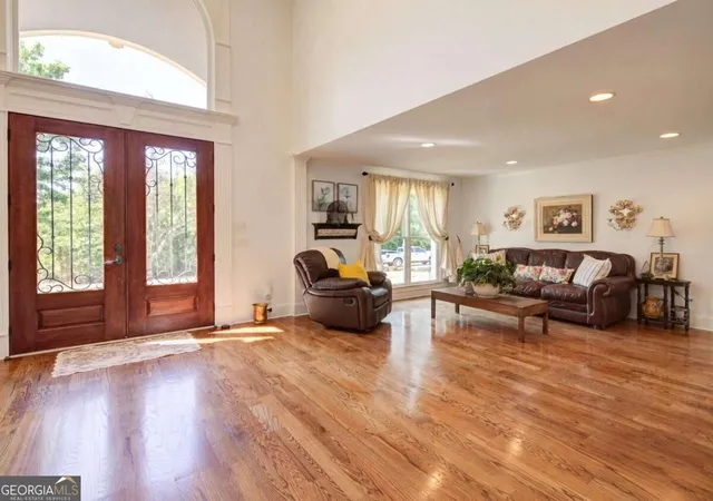Photo 3 of Mansion for sale at 3000 Dawsonville Hwy, Gainesville, GA 30506 | MLS# 10851109 | Listing updated on 2026-10-08