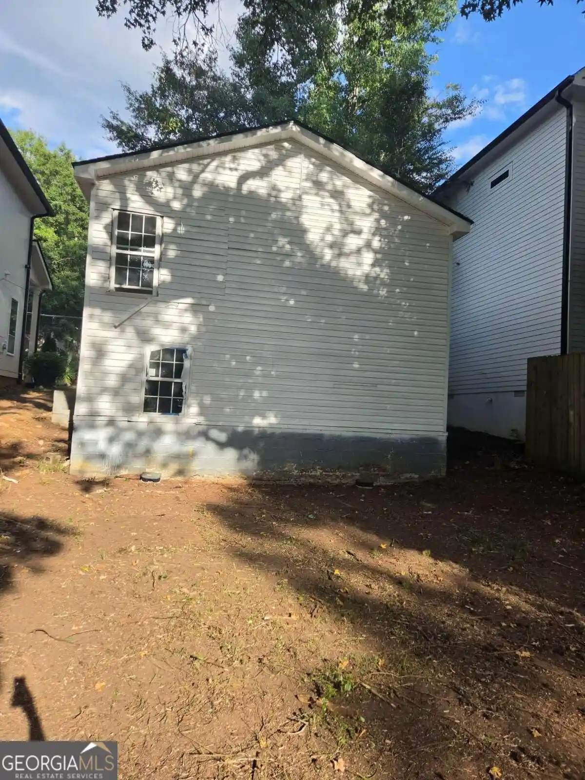 Listing Photo 2 - Condo for sale in 953 Smith St SW located at 953 Smith St SW, Atlanta, GA 30310 - Unit 953 Smith St SW