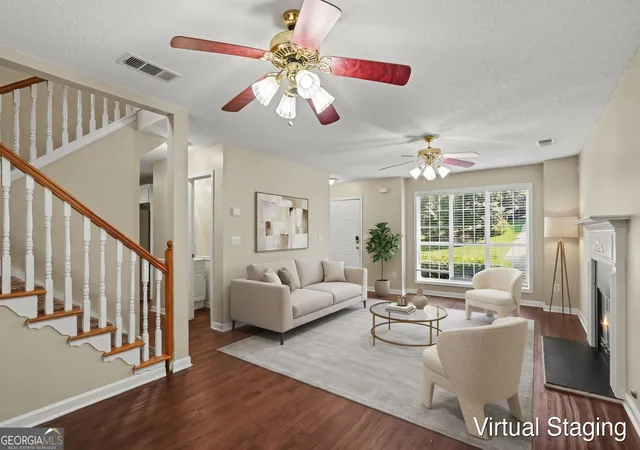 Photo 4 of Single family home for sale at 1011 Crown River Pkwy, Mcdonough, GA 30252 | MLS# 10820888 | Listing updated on 2026-10-18