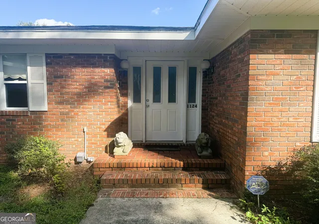 Photo 3 of Single family home for sale at 1124 Myers Hl Rd, Brunswick, GA 31523 | MLS# 10850945 | Listing updated on 2026-10-06