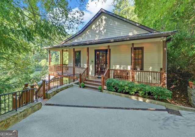 Photo 2 of Single family home for sale at 1233 Tame Turkey Rd, Lakemont, GA 30552 | MLS# 10850278 | Listing updated on 2026-10-05