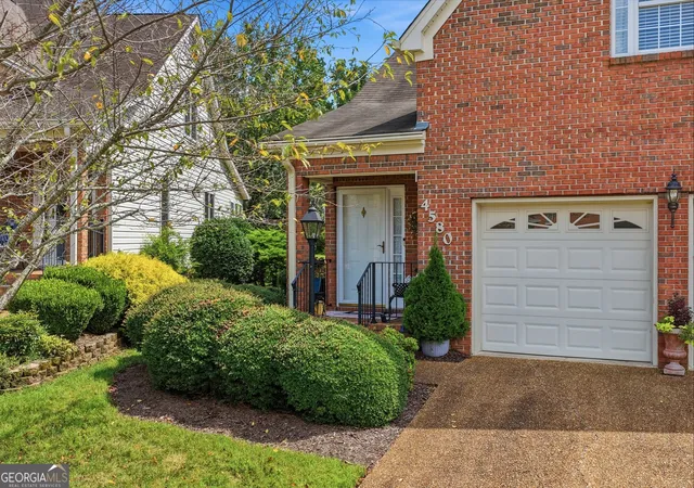Photo 2 of Townhouse for sale at 4580 Fire Pink Trl, Chattanooga, TN 37415 | MLS# 10840572 | Listing updated on 2026-09-18