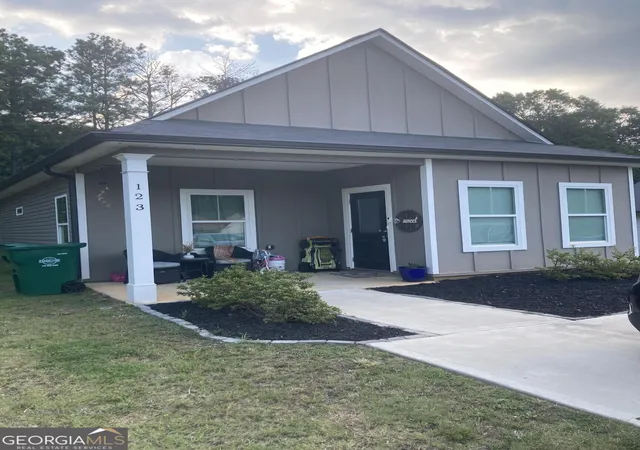 Photo 1 of Single family home for sale at 123 Chalfont Cir, Carrollton, GA 30117 | MLS# 10799344 | Listing updated on 2026-09-05