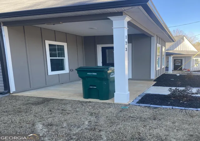 Photo 3 of Single family home for sale at 123 Chalfont Cir, Carrollton, GA 30117 | MLS# 10799344 | Listing updated on 2026-09-05