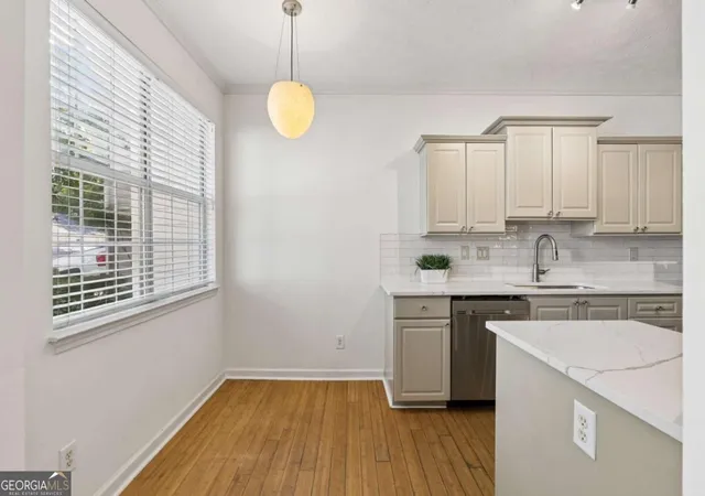 Photo 3 of Townhouse for sale at 493 Reed St SE, Atlanta, GA 30312 | MLS# 10841584 | Listing updated on 2026-09-14