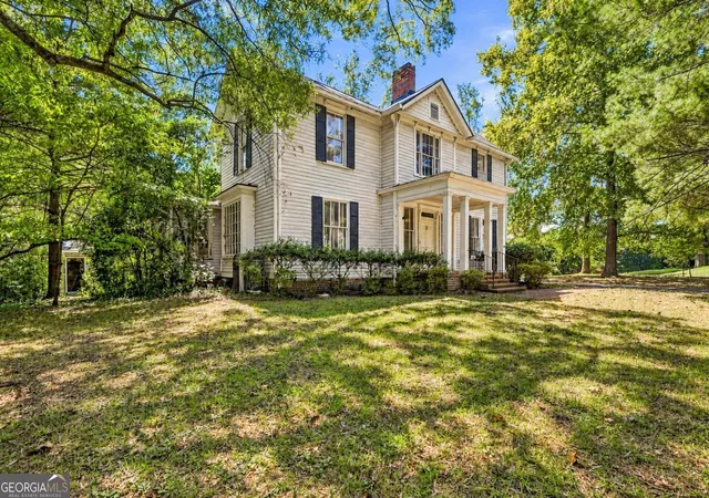 Photo 2 of Sale Pending at 201 Whitlock Ave Sw, Marietta, GA 30064 | MLS# 10846464 | Listing updated on 2026-09-28