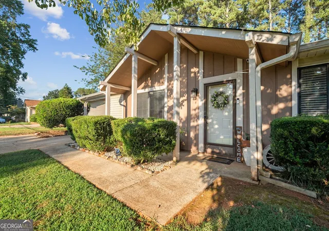 Photo 2 of Single family home for sale at 447 Summerville Dr Nw, Lawrenceville, GA 30046 | MLS# 10839172 | Listing updated on 2026-09-17
