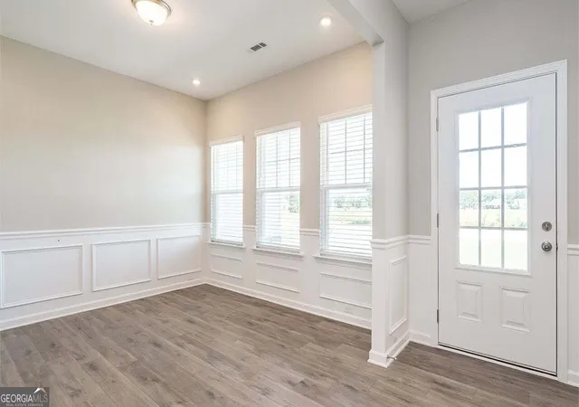 Photo 2 of Single family home for sale at 5020 Cecelia Dr, Powder Springs, GA 30127 | MLS# 10845724 | Listing updated on 2026-10-07