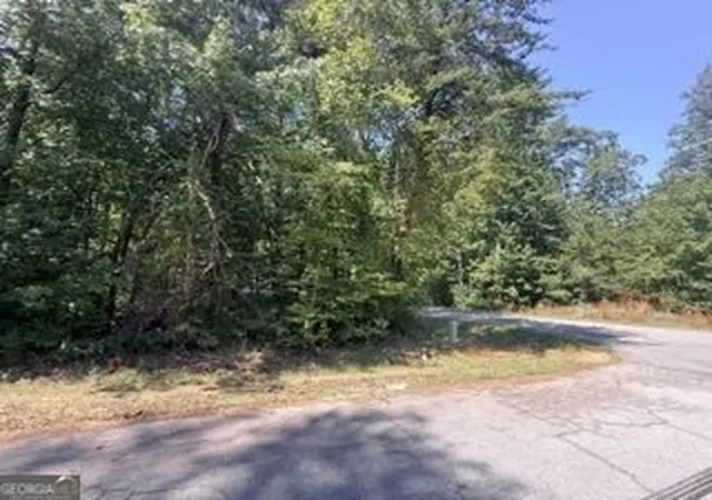 Photo 3 of Sale Pending at 82 Crescent Dr, Toccoa, GA 30577 | MLS# 10838749 | Listing updated on 2026-09-13