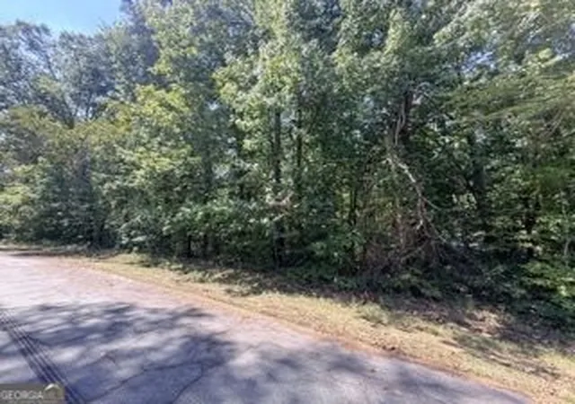Photo 4 of Sale Pending at 82 Crescent Dr, Toccoa, GA 30577 | MLS# 10838749 | Listing updated on 2026-09-13