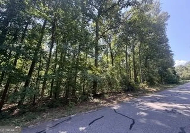 Photo 7 of Sale Pending at 82 Crescent Dr, Toccoa, GA 30577 | MLS# 10838749 | Listing updated on 2026-09-13