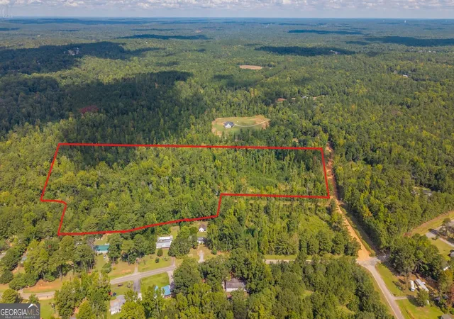Photo 3 of Sale Pending at 1261 Stonewall Dr, Macon, GA 31211 | MLS# 10853511 | Listing updated on 2026-10-05