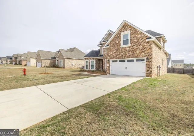 Photo 3 of Single family home for sale at 613 Jeffery Thomas Dr, Bonaire, GA 31005 | MLS# 10835938 | Listing updated on 2026-09-30