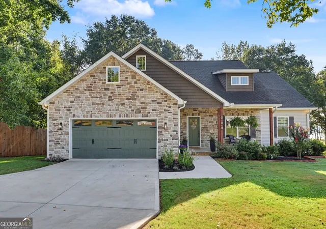 Photo 1 of Sale Pending at 701 Coneross Crk Rd, Seneca, SC 29678 | MLS# 10837803 | Listing updated on 2026-09-17