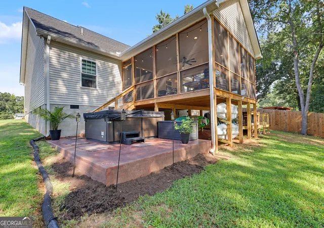 Photo 3 of Sale Pending at 701 Coneross Crk Rd, Seneca, SC 29678 | MLS# 10837803 | Listing updated on 2026-09-17