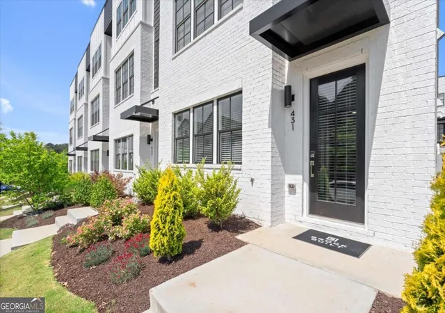 Photo 3 of Townhouse for sale at 431 Mezzo Ln #84, Alpharetta, GA 30009 | MLS# 10840677 | Listing updated on 2026-09-18