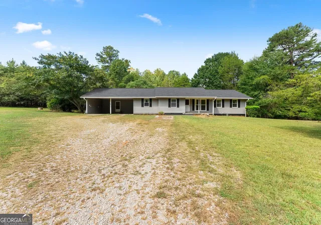 Photo 3 of Single family home for sale at 5626 Cool Springs Rd, Gainesville, GA 30506 | MLS# 10842586 | Listing updated on 2026-10-23