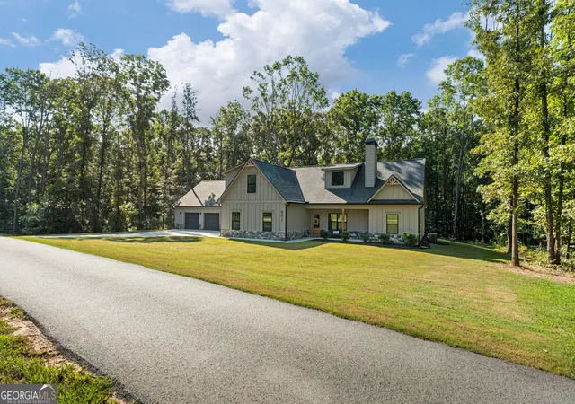 Photo 3 of Single family home for sale at 841 Sweetwater Bnd, Villa Rica, GA 30180 | MLS# 10835958 | Listing updated on 2026-09-05