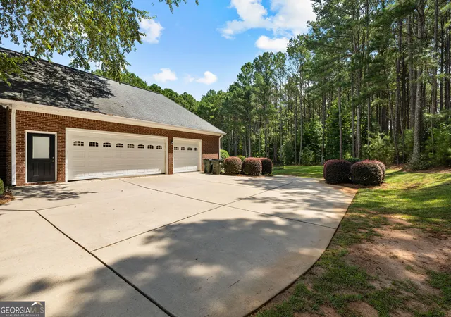Photo 3 of Single family home for sale at 380 Peachbelt Rd, Thomaston, GA 30286 | MLS# 10842193 | Listing updated on 2026-09-22